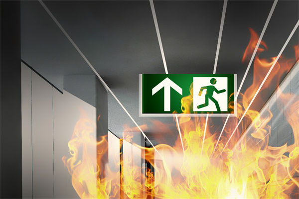 山東化工廠爆炸后樓房?jī)H?？蚣?，對(duì)制造業(yè)有何啟示？